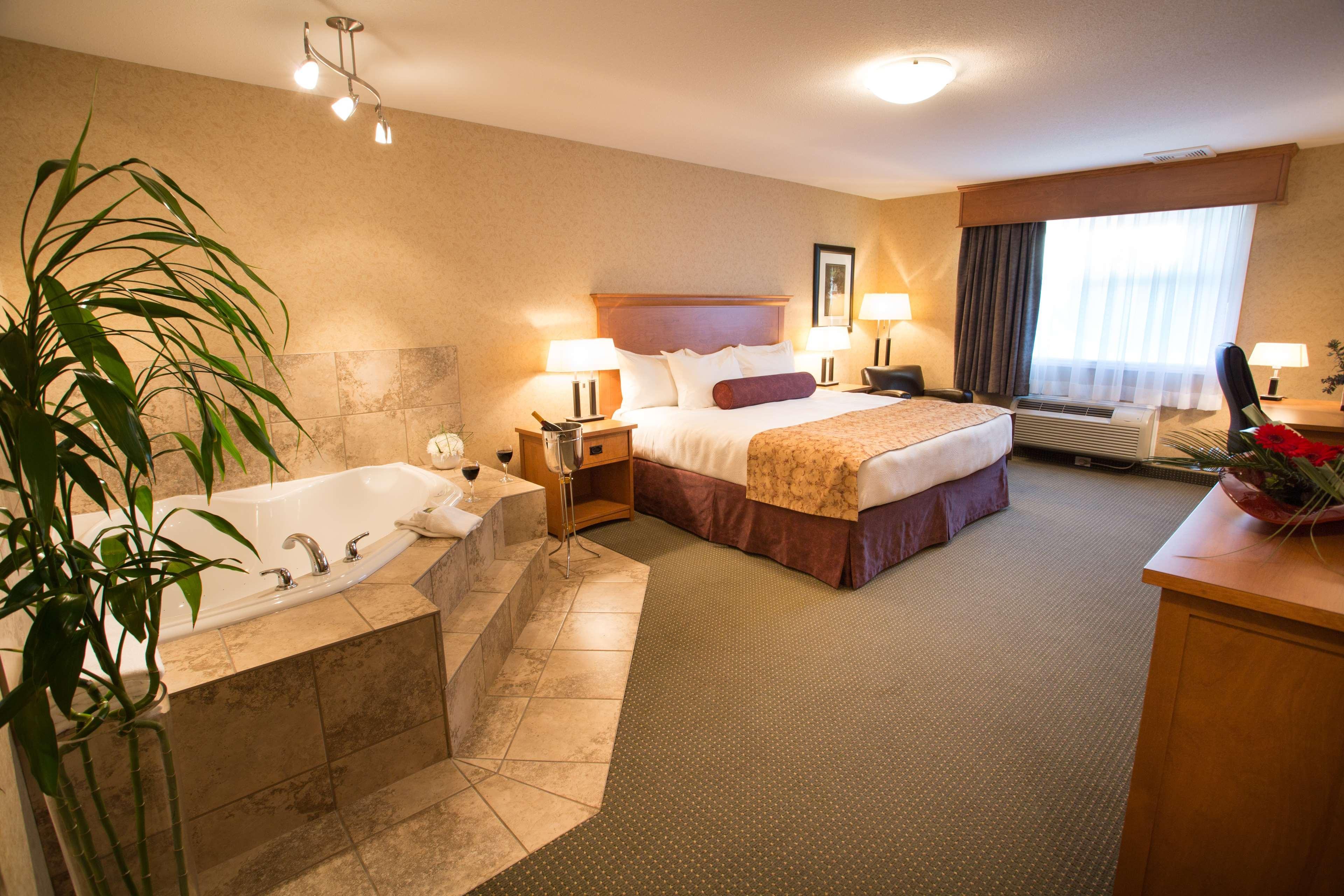 Best Western Sicamous Inn Exteriör bild