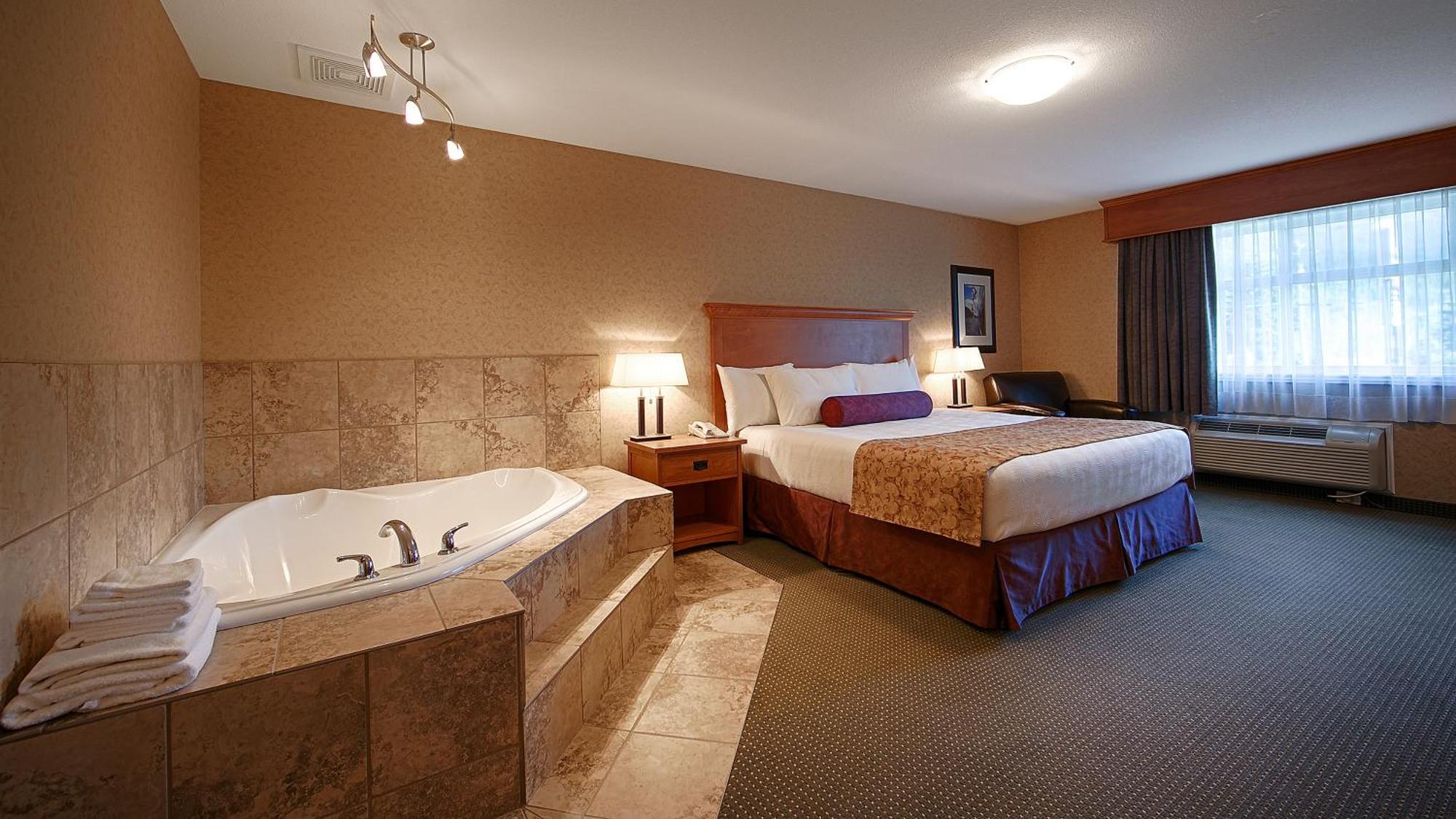 Best Western Sicamous Inn Exteriör bild